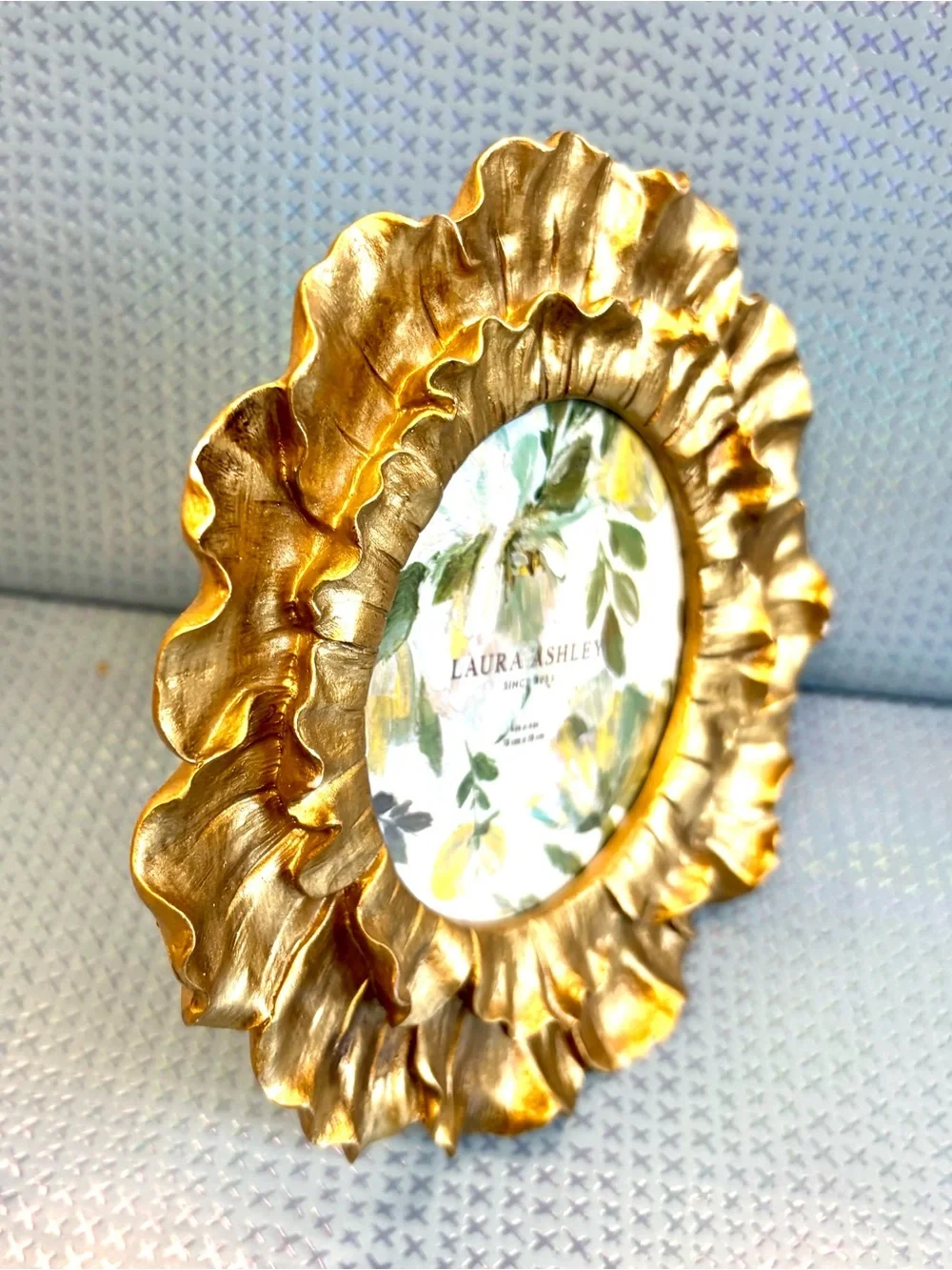 Laura Ashley Round 4 x 4 Gold Ruffled Floral Petals Picture Frame F441004